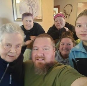 Meet your Posher, Joy